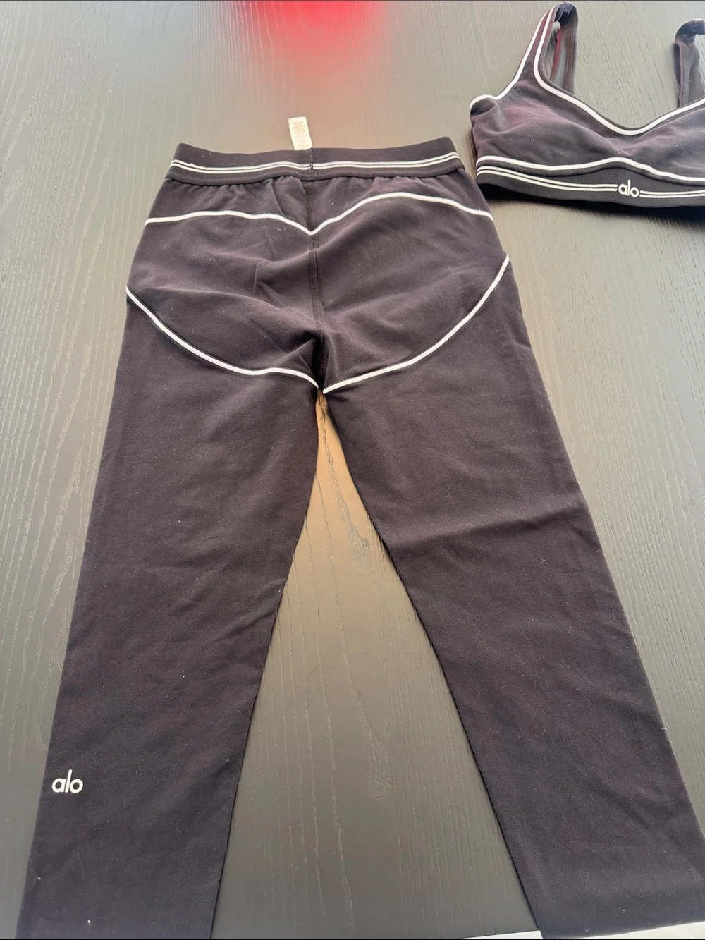ALO Yoga Airbrush Heartthrob Set-Medium